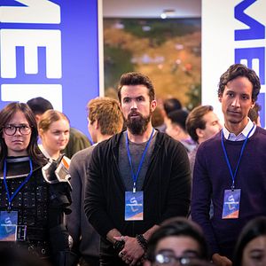 Fotoğraf Danny Pudi