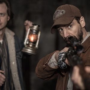 Fotoğraf Dark Encounter