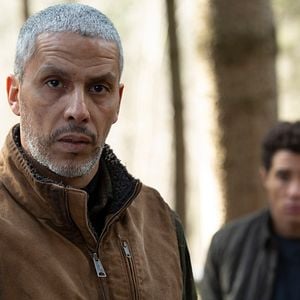 Fotoğraf Toprak ve Kan