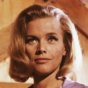 Fotoğraf Honor Blackman