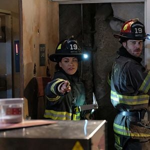 Fotoğraf Station 19