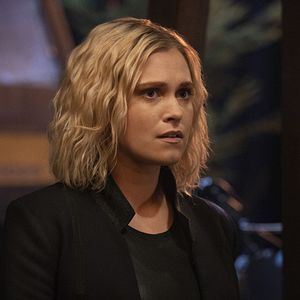 Fotoğraf Eliza Taylor