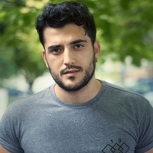 Fotoğraf Phoenix Raei