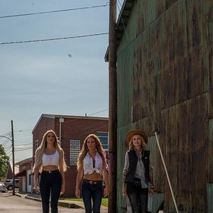 Fotoğraf Disturbing The Peace