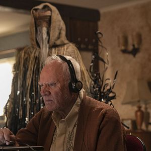 Fotoğraf Truth Seekers