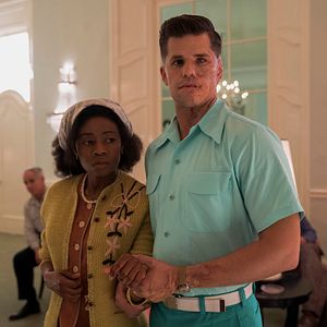 Fotoğraf Charlie Carver