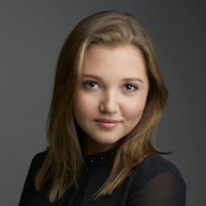 Fotoğraf Mia McKenna-Bruce