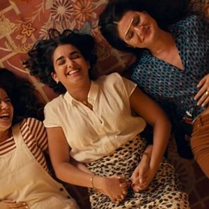 Fotoğraf The Broken Hearts Gallery