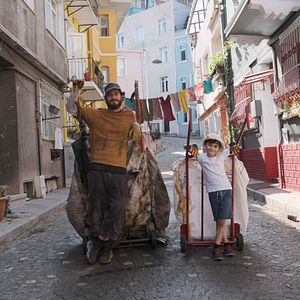 Fotoğraf Kağıttan Hayatlar