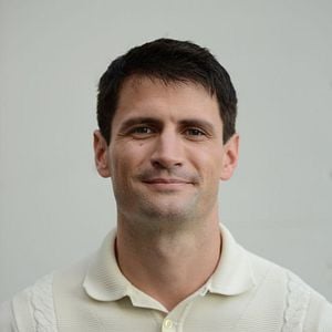 Fotoğraf James Lafferty