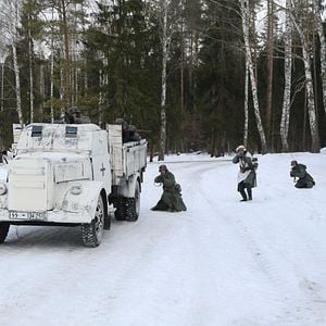 Fotoğraf Enemy Lines