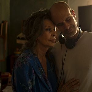 Fotoğraf Onca Yoksulluk Varken