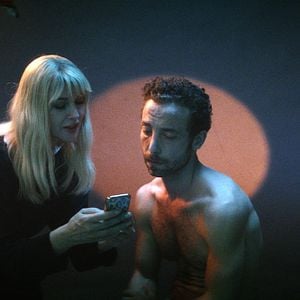 Fotoğraf Derisini Satan Adam