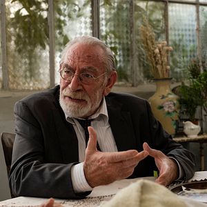 Fotoğraf Onca Yoksulluk Varken