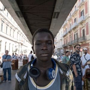 Fotoğraf Onca Yoksulluk Varken