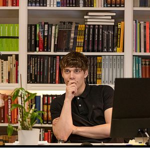 Fotoğraf Love & Anarchy