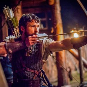 Fotoğraf The Rising Hawk