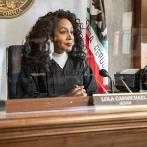 Fotoğraf Simone Missick