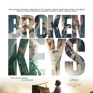 Fotoğraf Broken Keys