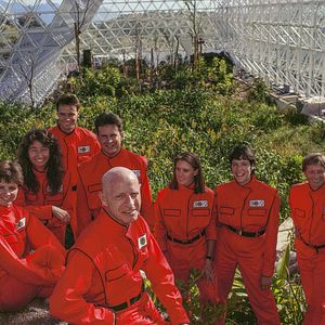 Fotoğraf Spaceship Earth