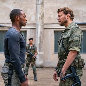 Fotoğraf Outside The Wire