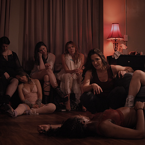 Fotoğraf Strip Down, Rise Up