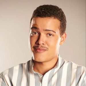 Fotoğraf Young Rock