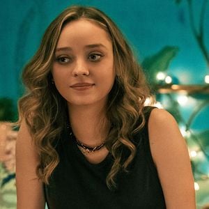 Fotoğraf Madeleine Arthur