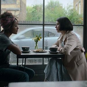 Fotoğraf Behind Her Eyes