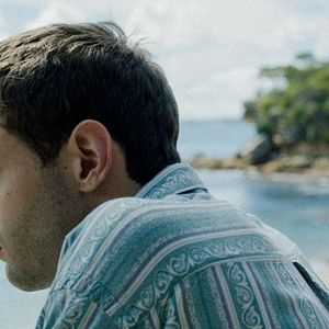 Fotoğraf Friends and Strangers