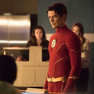 Fotoğraf Grant Gustin