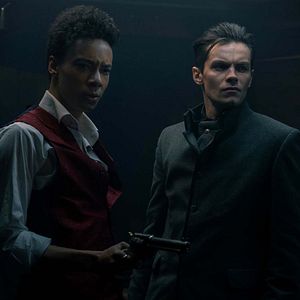 Fotoğraf Gölge ve Kemik