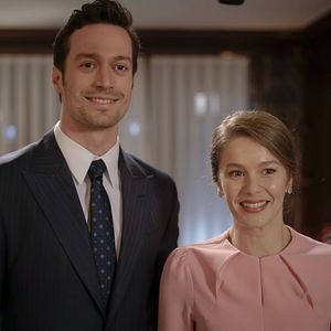 Fotoğraf Camdaki Kız