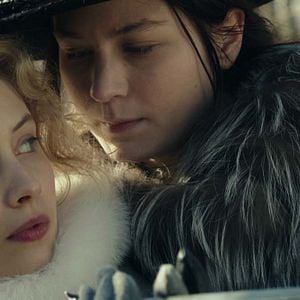 Fotoğraf Sarah Gadon