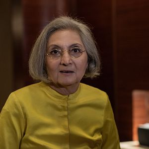 Fotoğraf Searching For Sheela