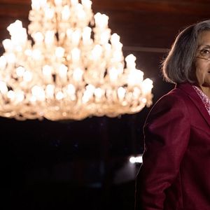 Fotoğraf Searching For Sheela