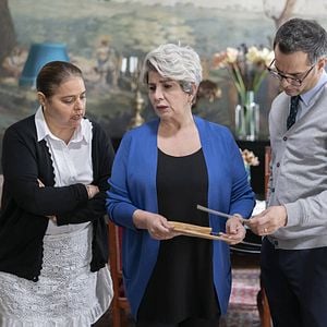 Fotoğraf Camdaki Kız