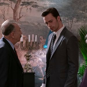 Fotoğraf Camdaki Kız