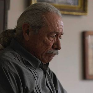 Fotoğraf Edward James Olmos