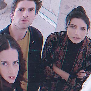 Fotoğraf Aislinn Derbez