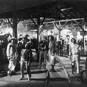 Fotoğraf Only Angels Have Wings