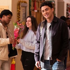 Fotoğraf Darren Barnet