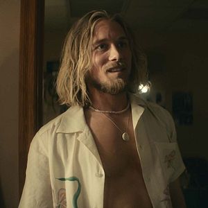 Fotoğraf Lou Taylor Pucci