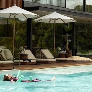 Fotoğraf Dokuz Kusursuz Yabancı