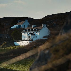 Fotoğraf Sophie: A Murder in West Cork