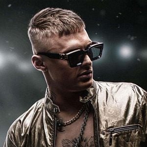 Fotoğraf Forever Rich