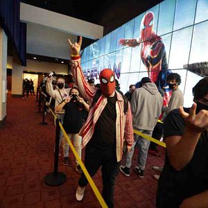 Fotoğraf Örümcek-Adam Eve Dönüş Yok