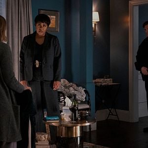 Fotoğraf The Woman in the House Across the Street from the Girl in the Window