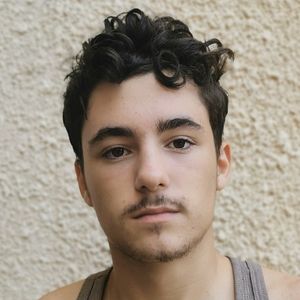 Fotoğraf Aymé Medeville