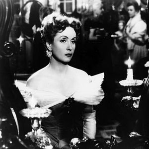 Fotoğraf The Earrings of Madame de...